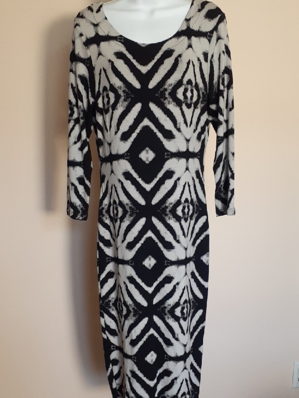 Black and White Patterned Women's 3/4 Long Sleeve Dress - Sz Large